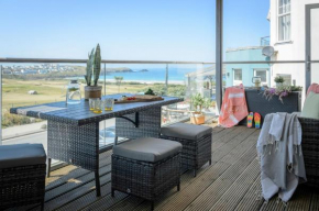 6 Azure, Newquay